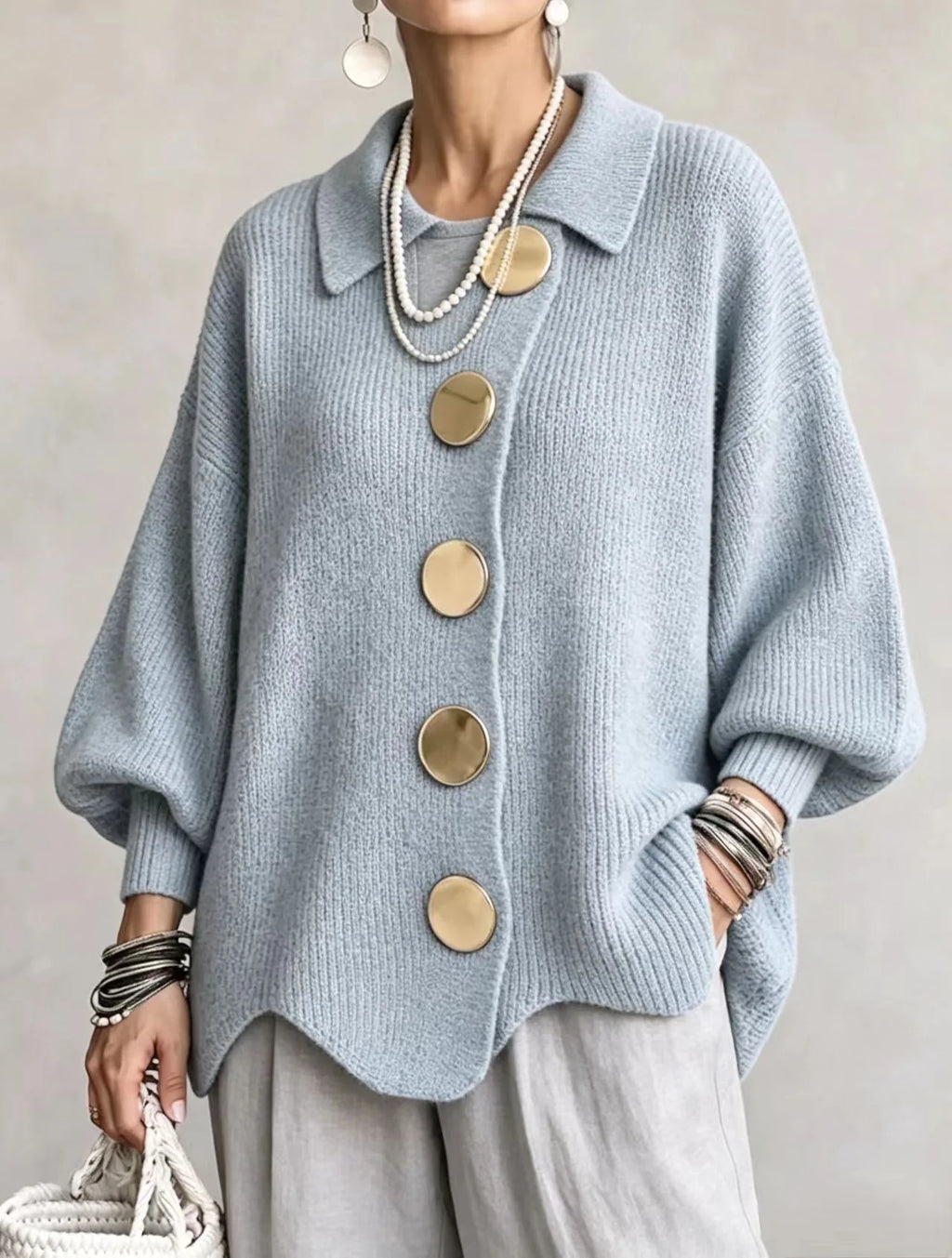 Emma - Cárdigan oversize con cuello y botones metálicos grandes