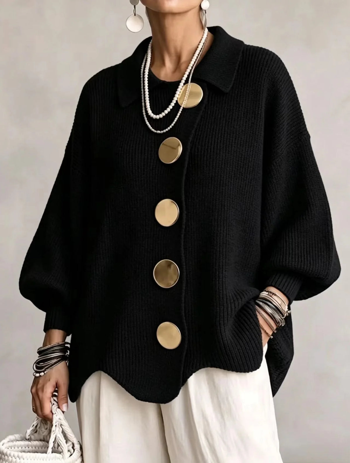 Emma - Cárdigan oversize con cuello y botones metálicos grandes